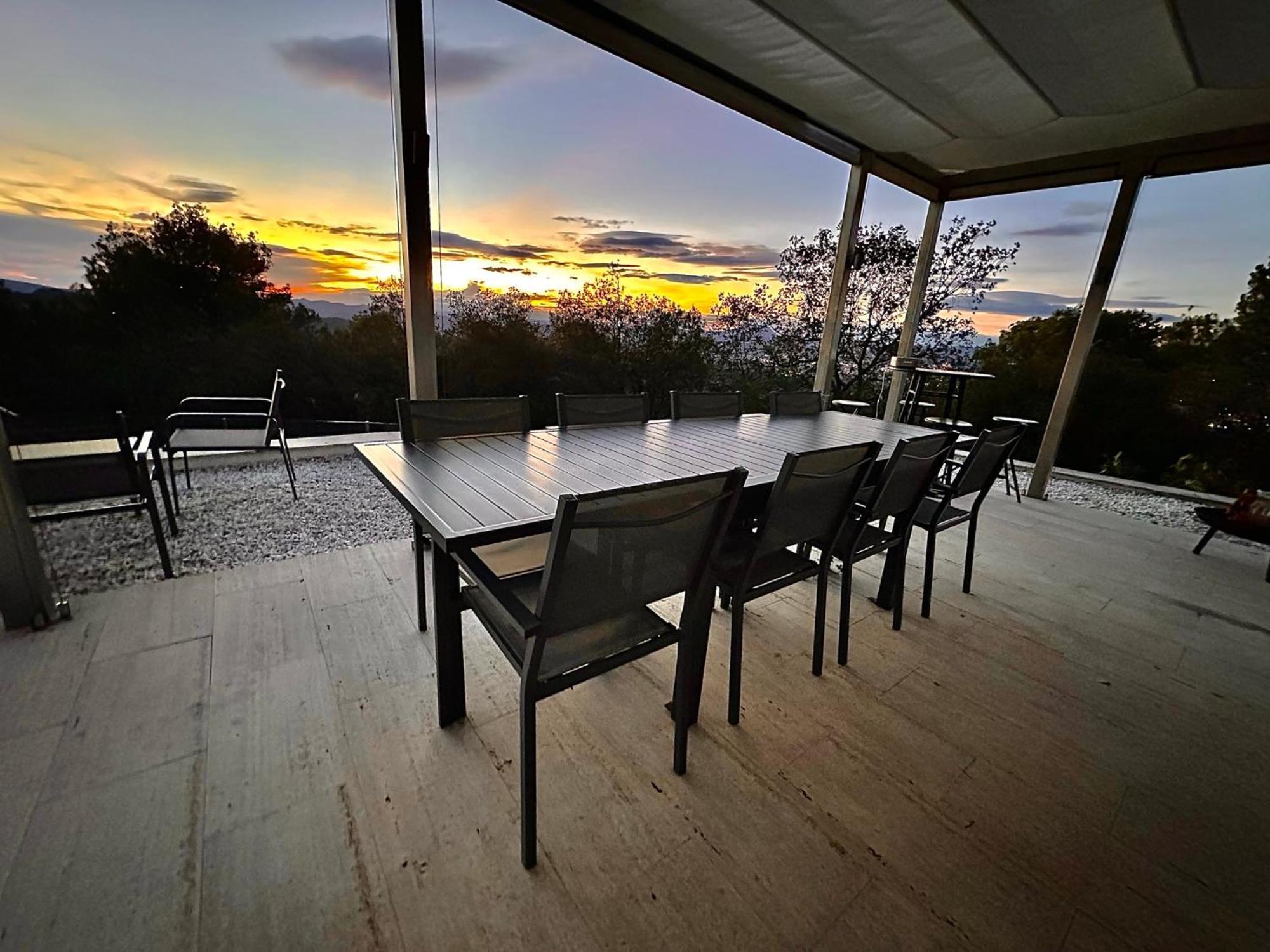 Aya House Hotel La Floresta Pearson ภายนอก รูปภาพ
