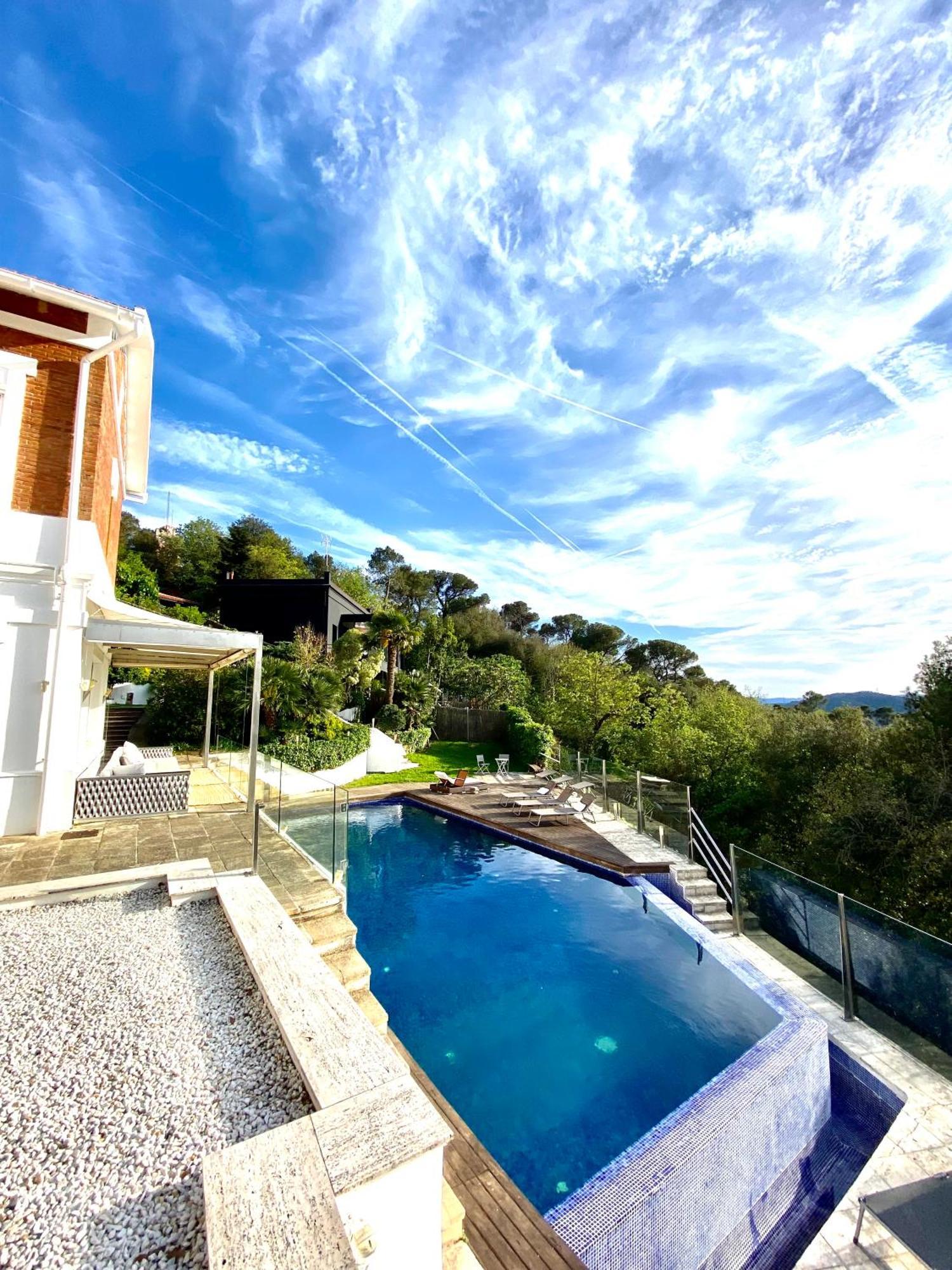 Aya House Hotel La Floresta Pearson ภายนอก รูปภาพ