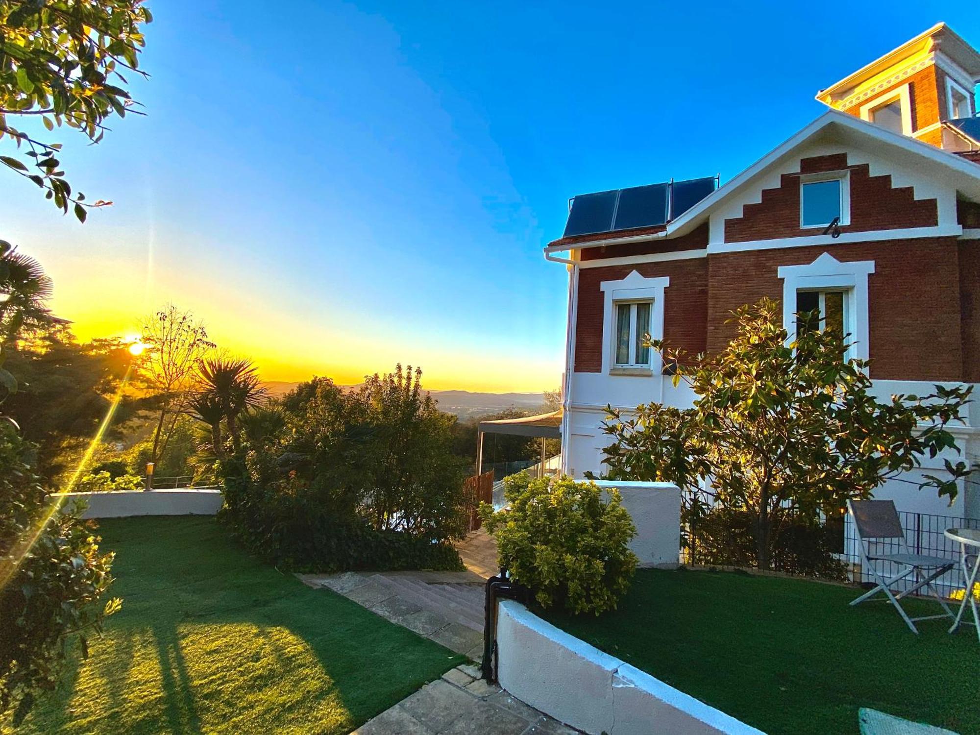 Aya House Hotel La Floresta Pearson ภายนอก รูปภาพ