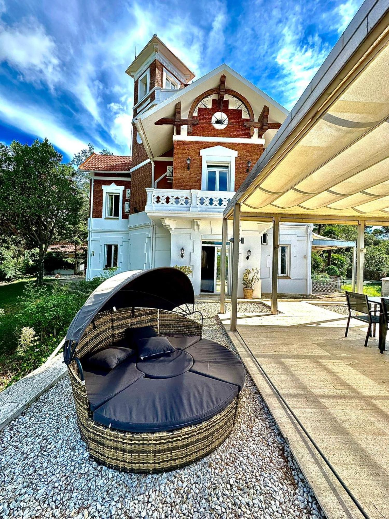 Aya House Hotel La Floresta Pearson ภายนอก รูปภาพ