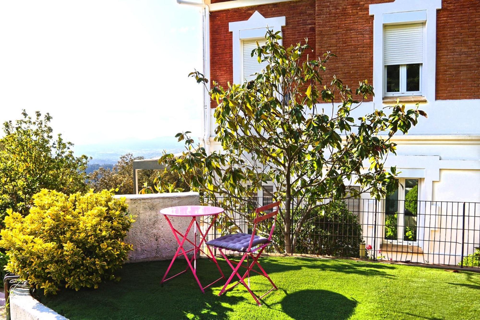 Aya House Hotel La Floresta Pearson ภายนอก รูปภาพ