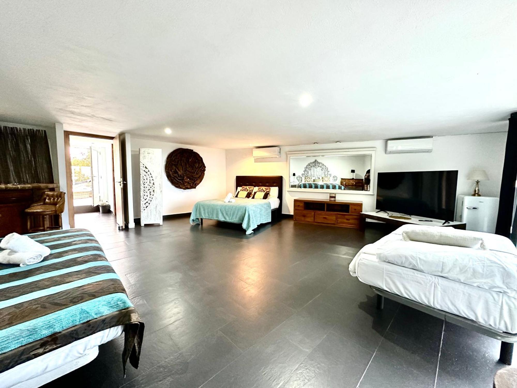 Aya House Hotel La Floresta Pearson ภายนอก รูปภาพ