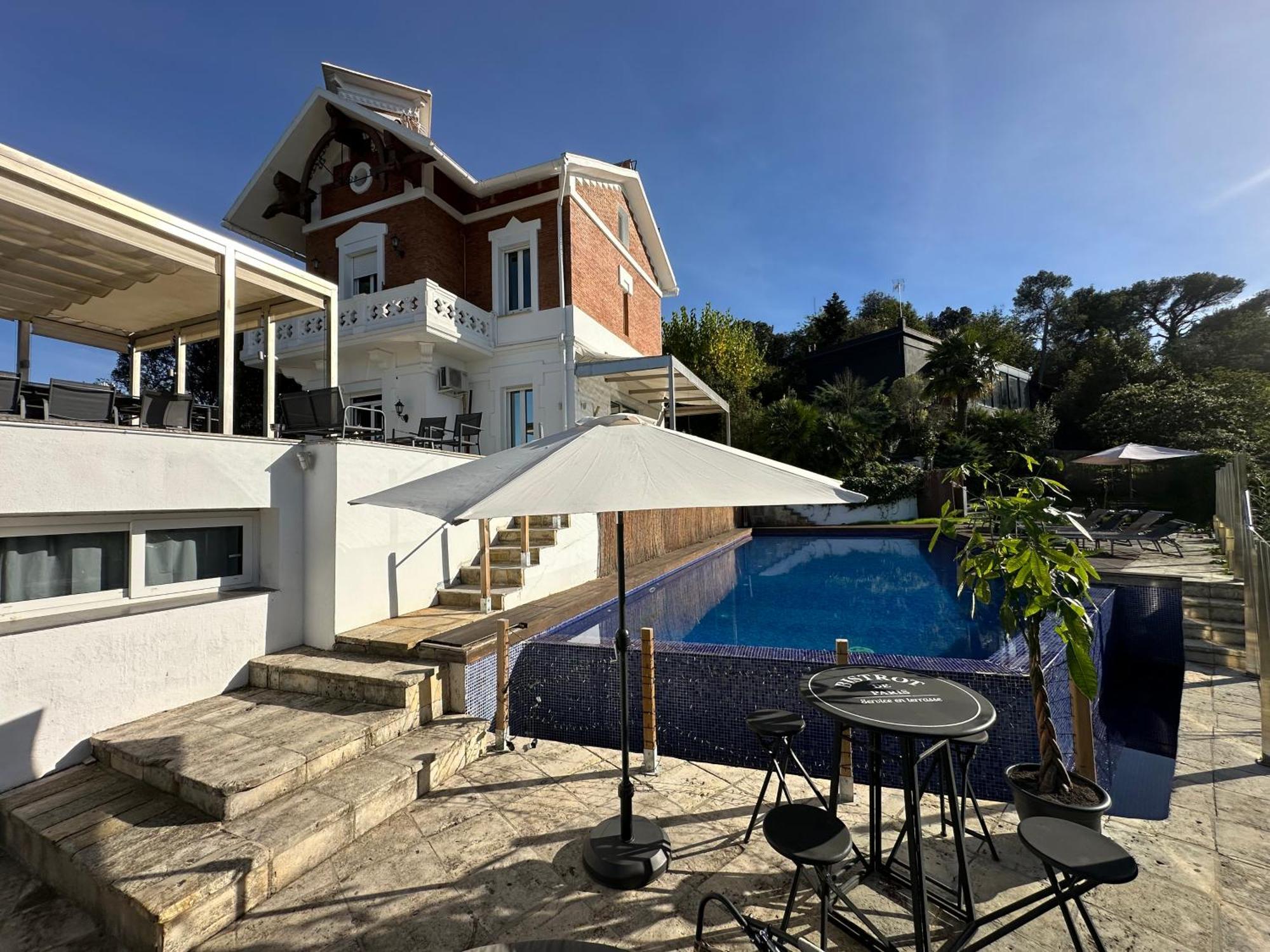Aya House Hotel La Floresta Pearson ภายนอก รูปภาพ