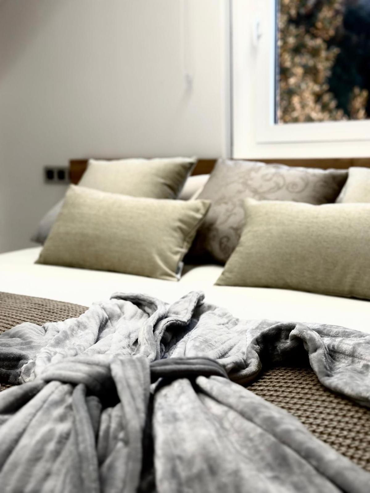 Aya House Hotel La Floresta Pearson ภายนอก รูปภาพ